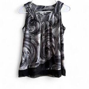 2000’s Black and White Sleeveless Going Out Top Size Medium